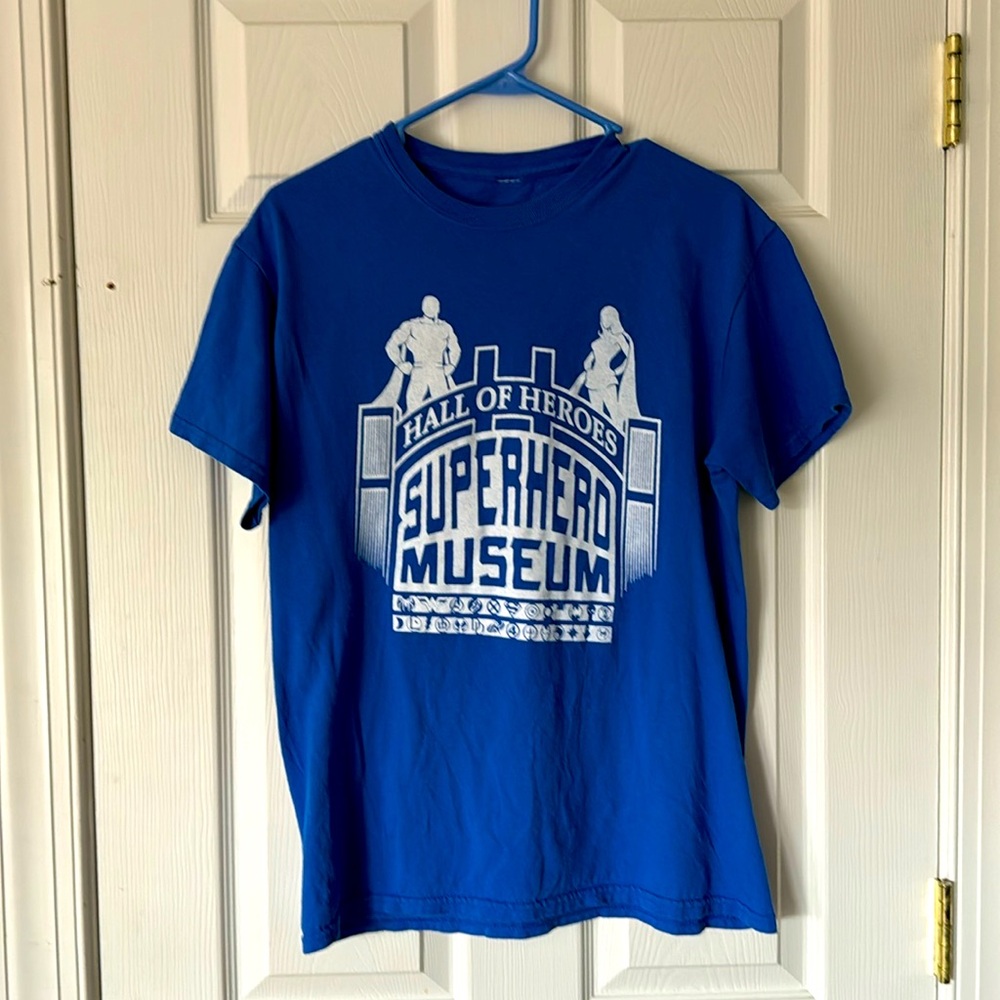 Unisex Size L - Hall of Heroes Museum Tshirt from Elkhart, Indiana (no tag)